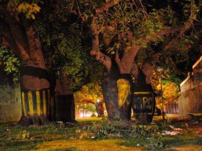 Las pintadas futboleras en las calles de Rosario ya son incontrolables