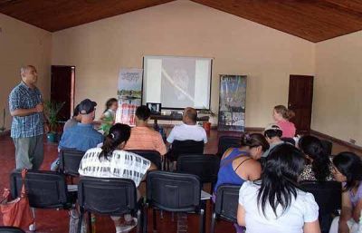 Dictaron capacitaci�n en �avistaje de aves� en Yala  