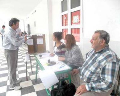En las internas de la UCR triunf� Jorge D�Agostino