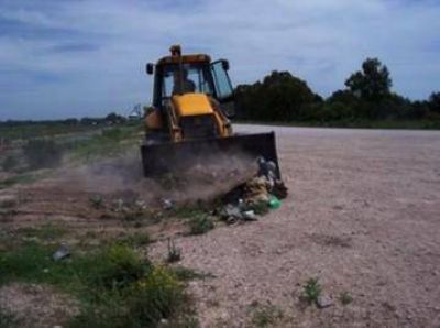 Trabajos municipales en basurales clandestinos de la ciudad