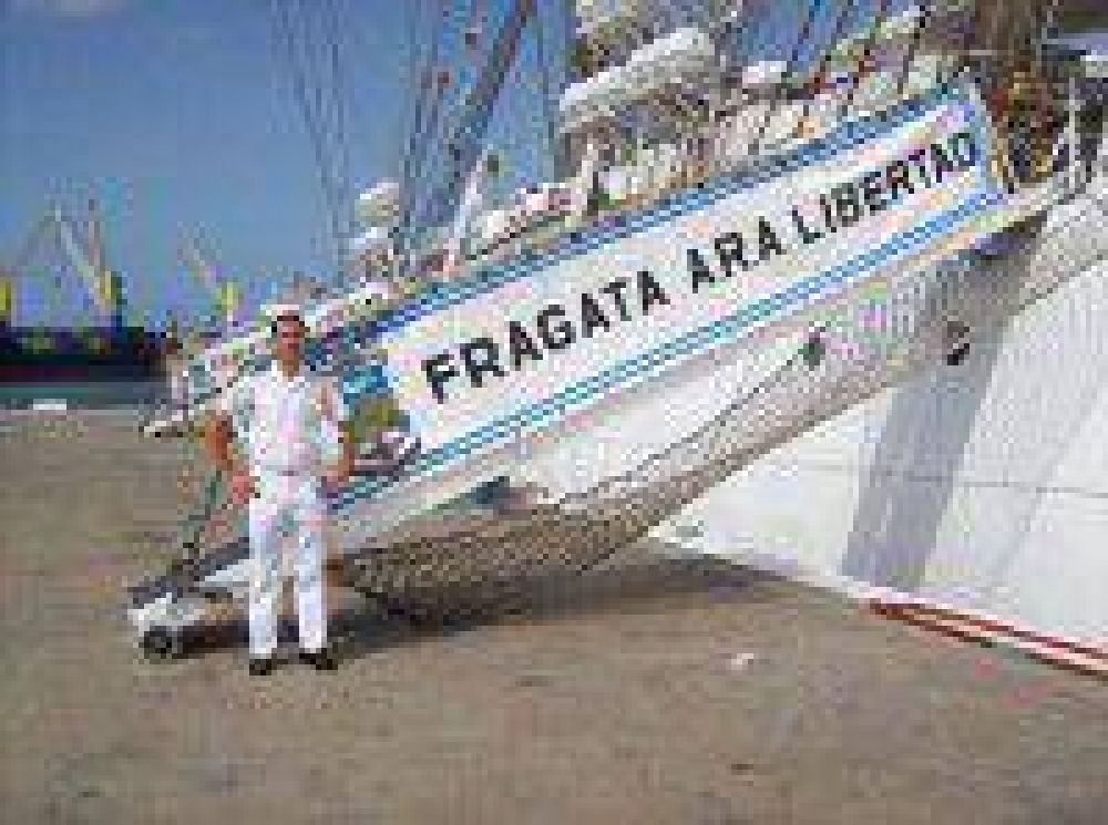 El saladillense que aun permanece en la Fragata Libertad