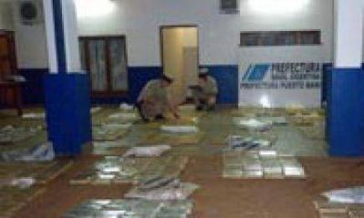 Prefectura incaut� casi una tonelada de marihuana y un veh�culo