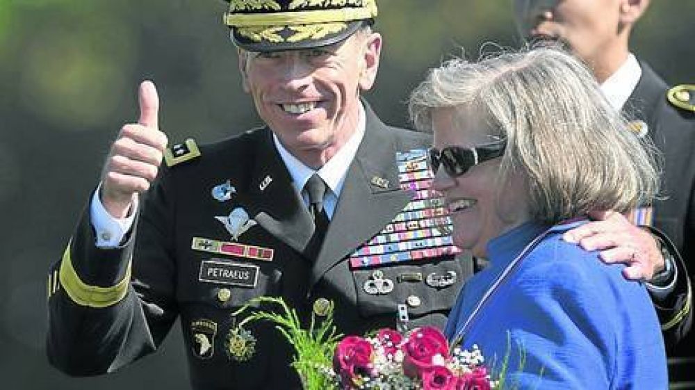 Otra mujer, clave en la difusi�n del esc�ndalo amoroso del jefe de la CIA