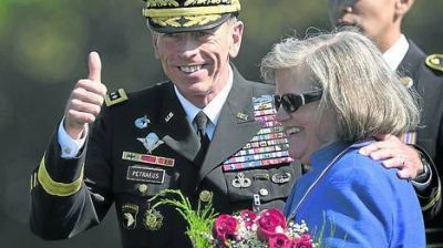 Otra mujer, clave en la difusi�n del esc�ndalo amoroso del jefe de la CIA