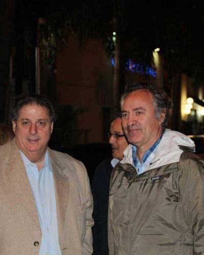 Joaqu�n de la Torre y el ministro de Salud de la Provincia, Alejandro Collia, recorrieron la calle Tribulato el s�bado por la noche