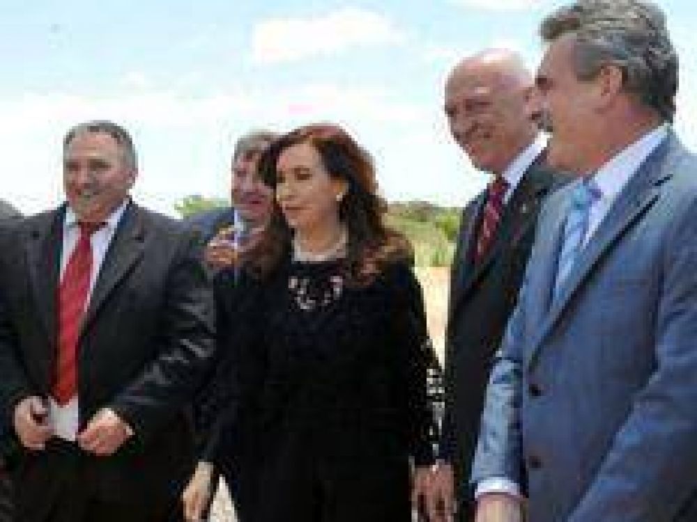 CFK: "El �nico camino posible es la defensa de los intereses de la Naci�n"