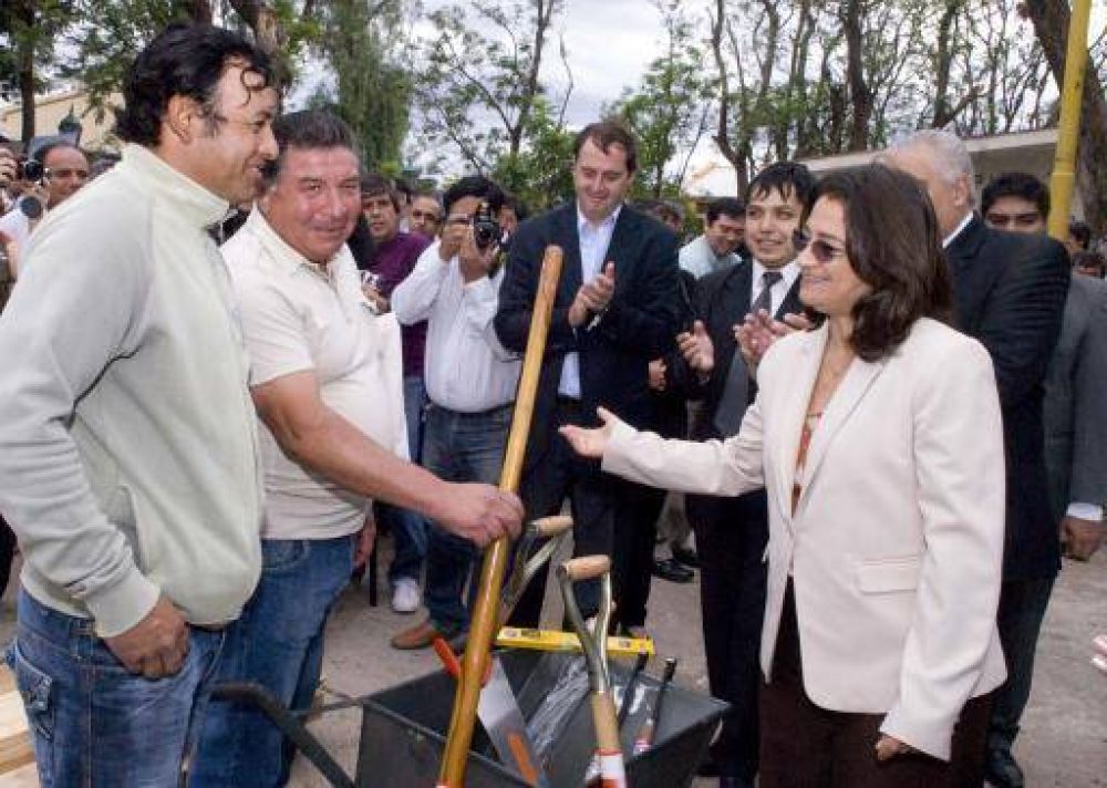 �En lo que va del a�o generamos 3.500 puestos de trabajo genuino�