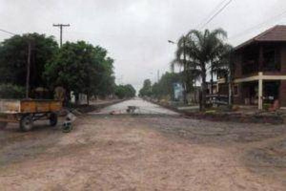 El clima impuso una pausa para el asfalto pero trajo alivio para el agro