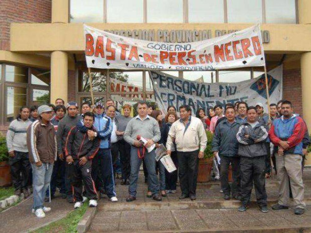 Toma pac�fica del edificio de Vialidad Provincial