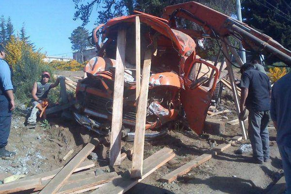  Pudo ser tragedia: un cami�n choc� contra una garita