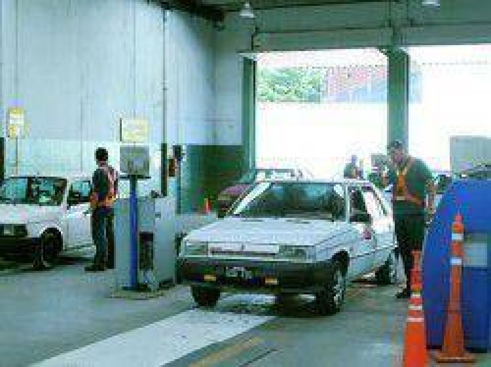 La revisi�n t�cnica vehicular casi es ley en Mend�za