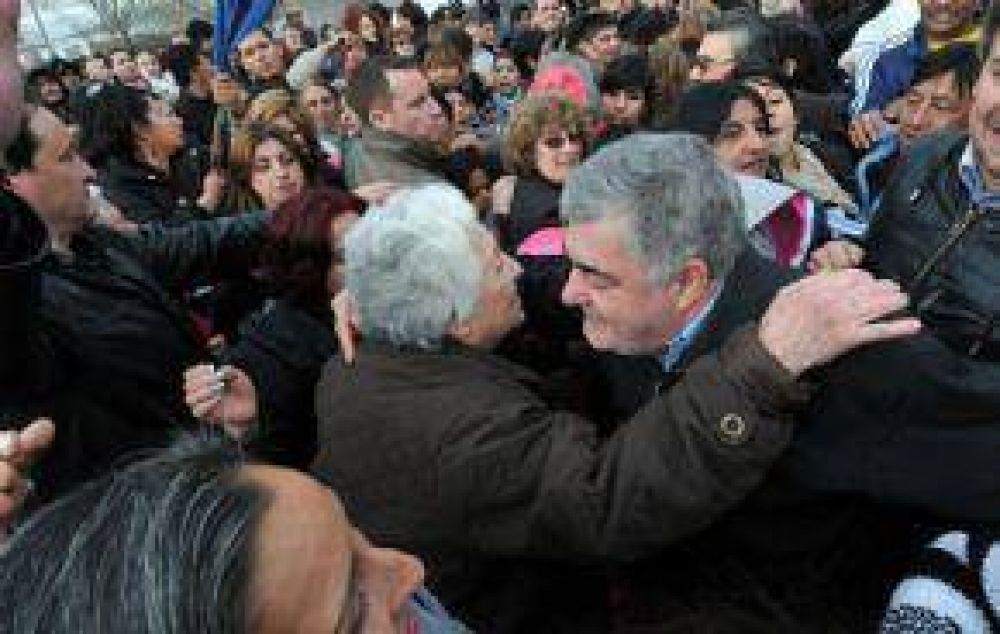 Contra La Re-Reelecci�n, Das Neves Ser� Candidato Por Afuera Del PJ En El 2013
