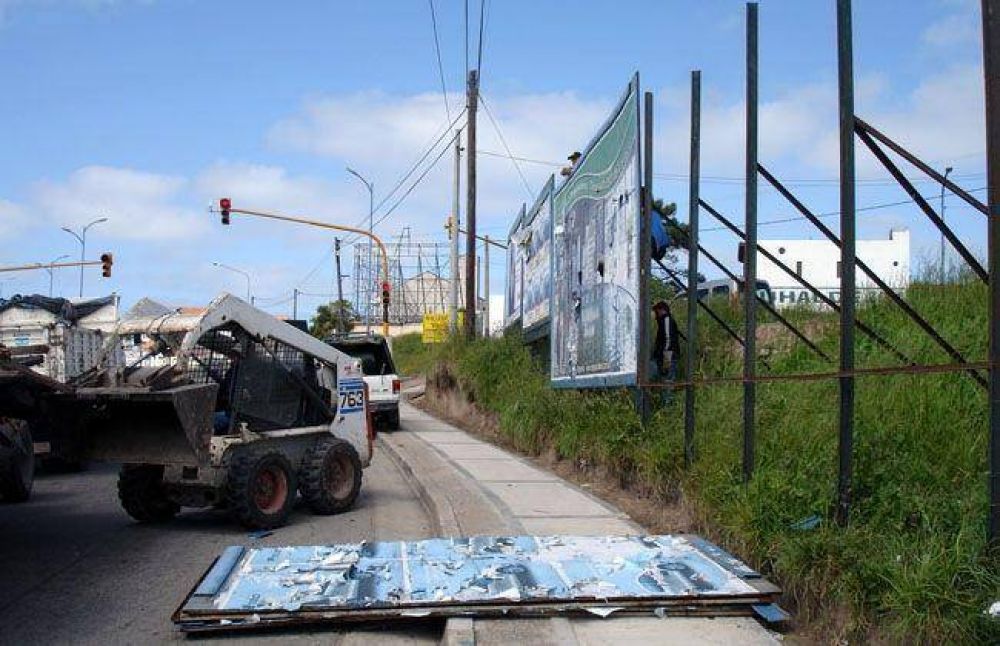 Retiran vallados en obras y terrenos bald�os