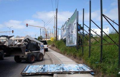 Retiran vallados en obras y terrenos bald�os