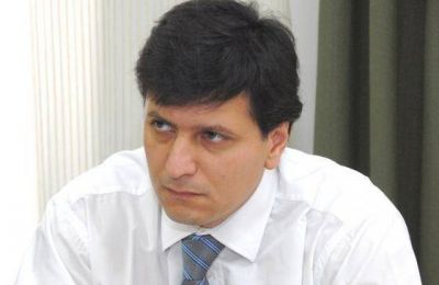 �Peralta es uno de los responsables de la destrucci�n de la salud p�blica�