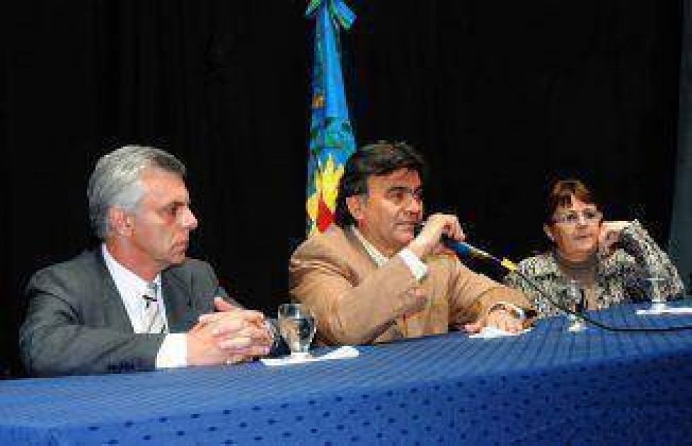 Convenio para profundizar las pol�ticas de Derechos Humanos en Quilmes