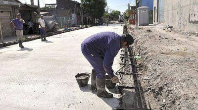 Asfaltan once cuadras de la calle Einstein en Lamadrid