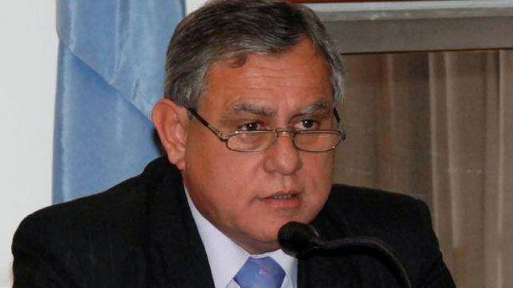 Senadores se reunir�n con Valiero por "dudas" sobre el presupuesto 2013