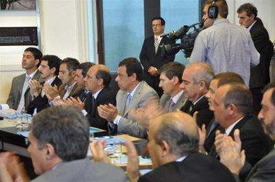 C�ffaro qued� bien posicionado dentro del Frente para la Victoria