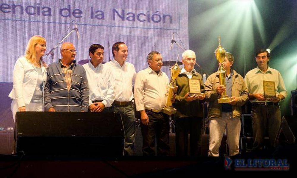 Con La Mancha de Rolando y Karina, Bella Vista cerr� su Fiesta Nacional de la Naranja