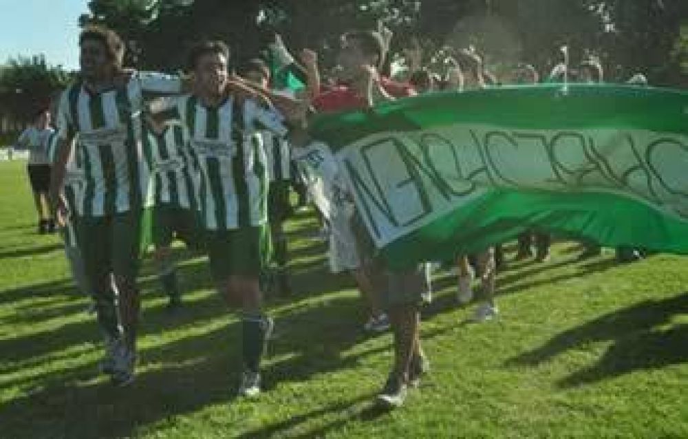 Ferro Carril Oeste festej� otro t�tulo en su propia casa