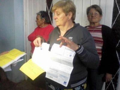 En barrio La Curva, cientos de reclamos por una sobrecarga de tensi�n el�ctrica