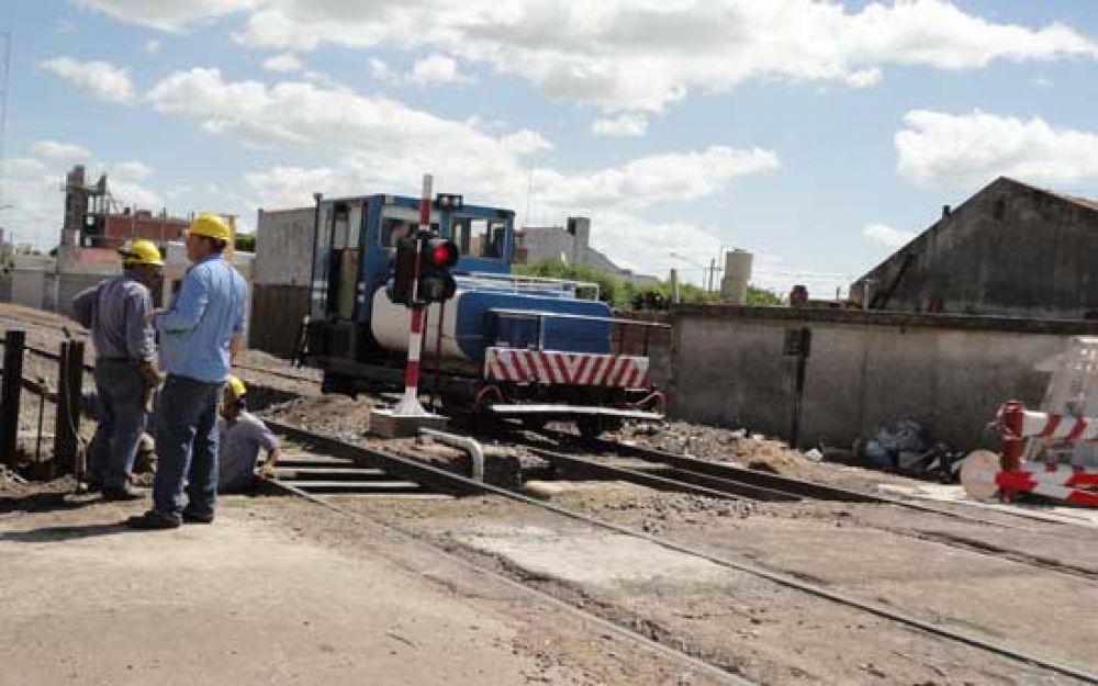 Ultiman detalles para la instalaci�n de una barrera motorizada sobre la avenida Trabajadores