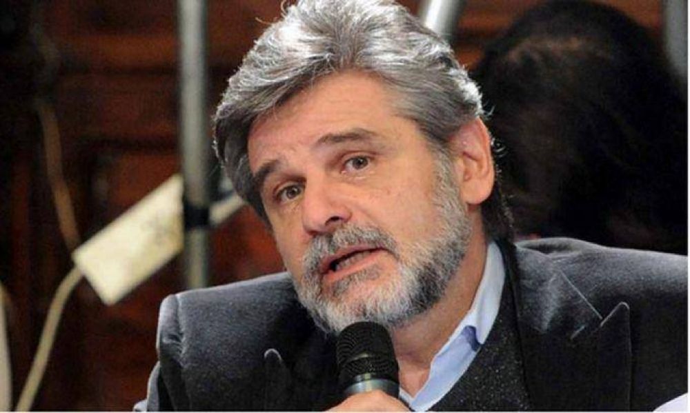  L�nea 0800: Filmus celebr� el fallo judicial y denunci� la "persecuci�n" de la Ciudad