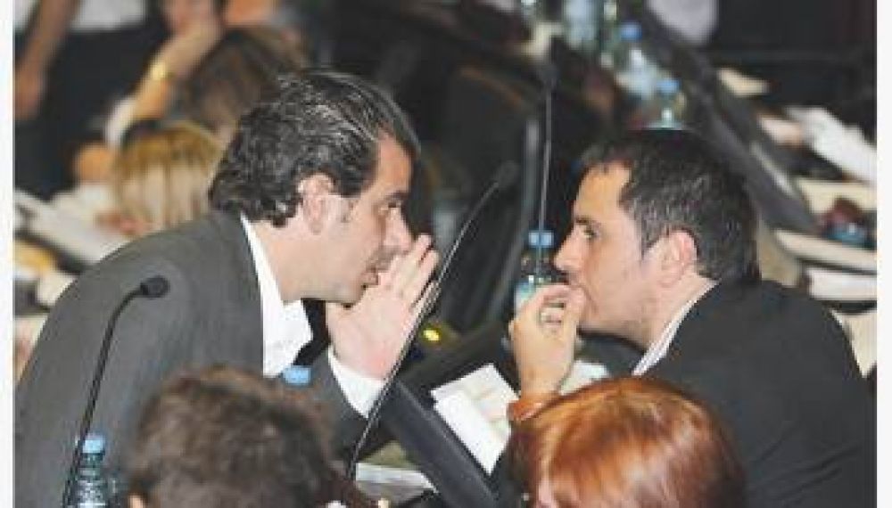Siguen los acuerdos entre el PRO y el Kirchnerismo en la Legislatura Porte�a