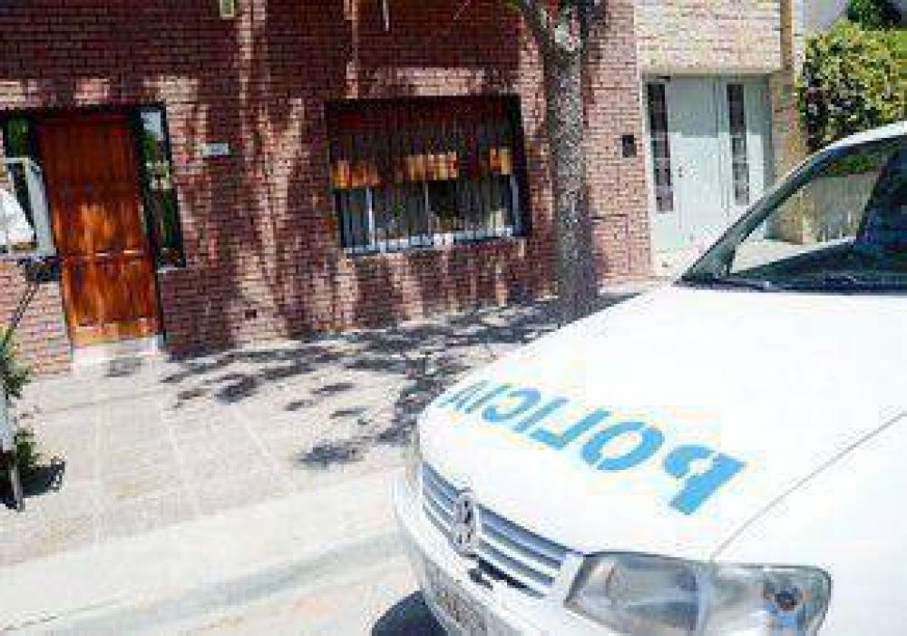 Disfrazados de carteros, asaltaron una casa y vaciaron la caja fuerte 