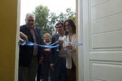 Corpacci entreg� aporte a productores de Santa Rosa e inaugur� un Puesto de Documentaci�n R�pida