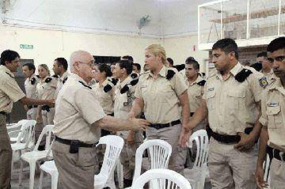 Pusieron en funciones a los nuevos agentes 