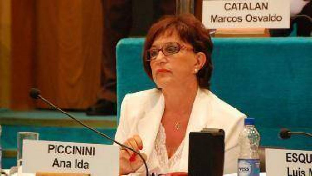 Piccinini dice que la gesti�n de Peralta parece "la de un monarca"