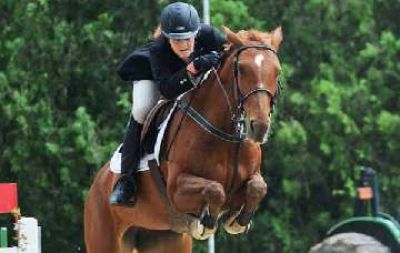 Equitaci�n: Martina Campi se lucio en el "Capricho" 