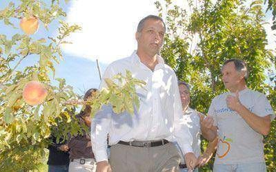 Buzzi anunci� recortes de personal pol�tico.