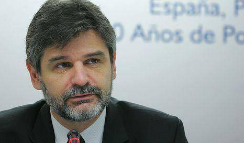 "Hay una actitud persecutoria y represiva en Macri"
