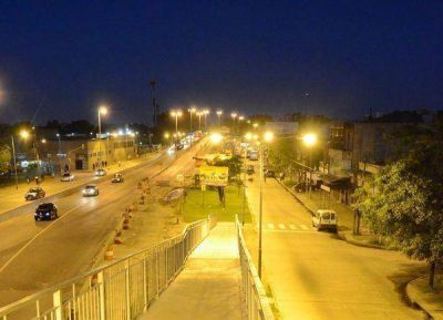 El Municipio contin�a iluminando las calles de San Mart�n