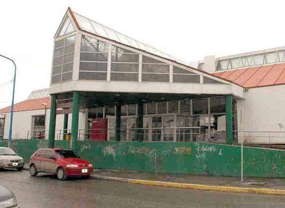 La permanente escasez de insumos se debe a la falta de previsi�n en la gesti�n de los recursos
