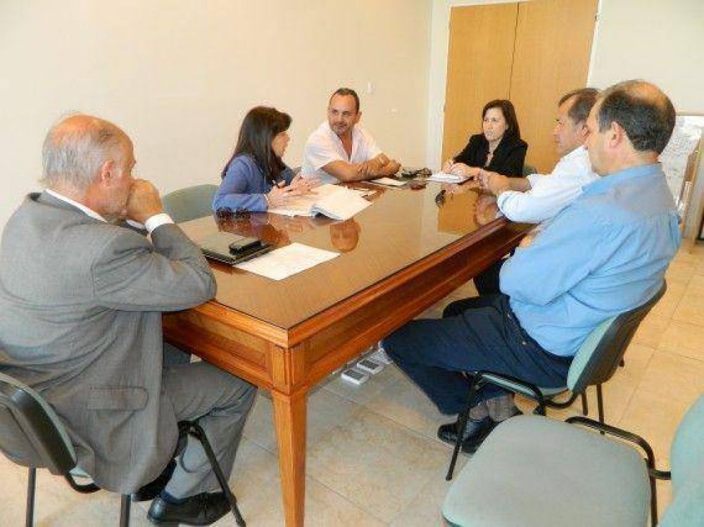 Salud: Nigra se reuni� con los jefes de Servicio de Cirug�a del Hospital San Luis