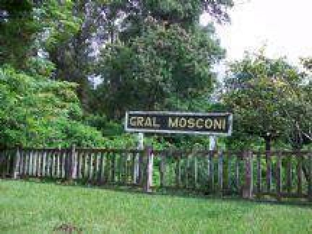 Mosconi: Empleados tomaron el canch�n municipal