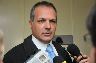 Buzzi otorga matr�culas a cooperativas y firma acuerdos de obras