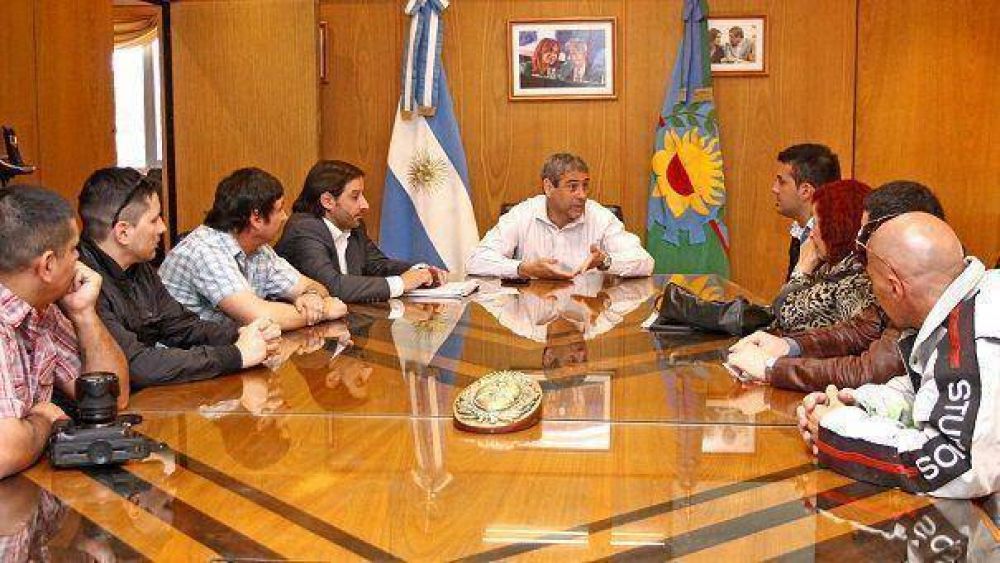 Ferraresi recibi� a representantes de la Soc. de Fomento Villa Avellaneda