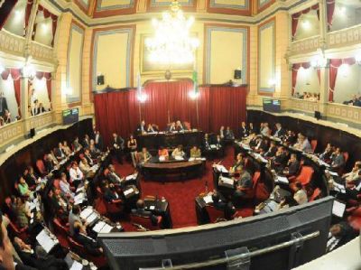 Quieren regular la destituci�n de intendentes bonaerenses