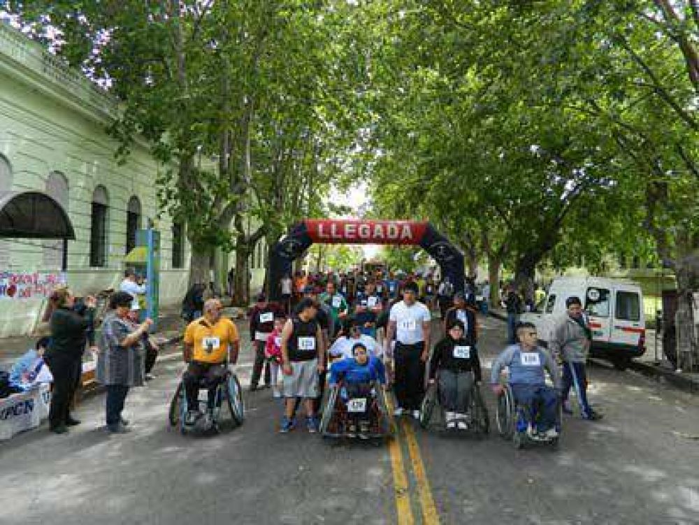 El Hospital Fiorito realiz� su 5ta carrera anual por el d�a del donante de sangre