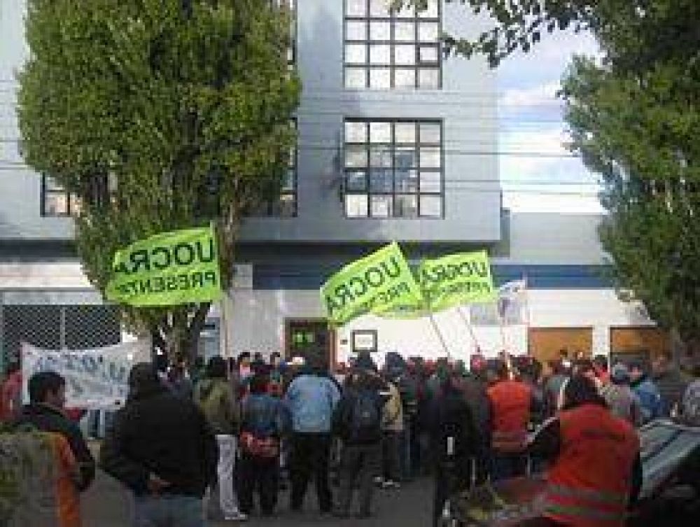 La UOCRA dio un ultim�tum a Petrobr�s.