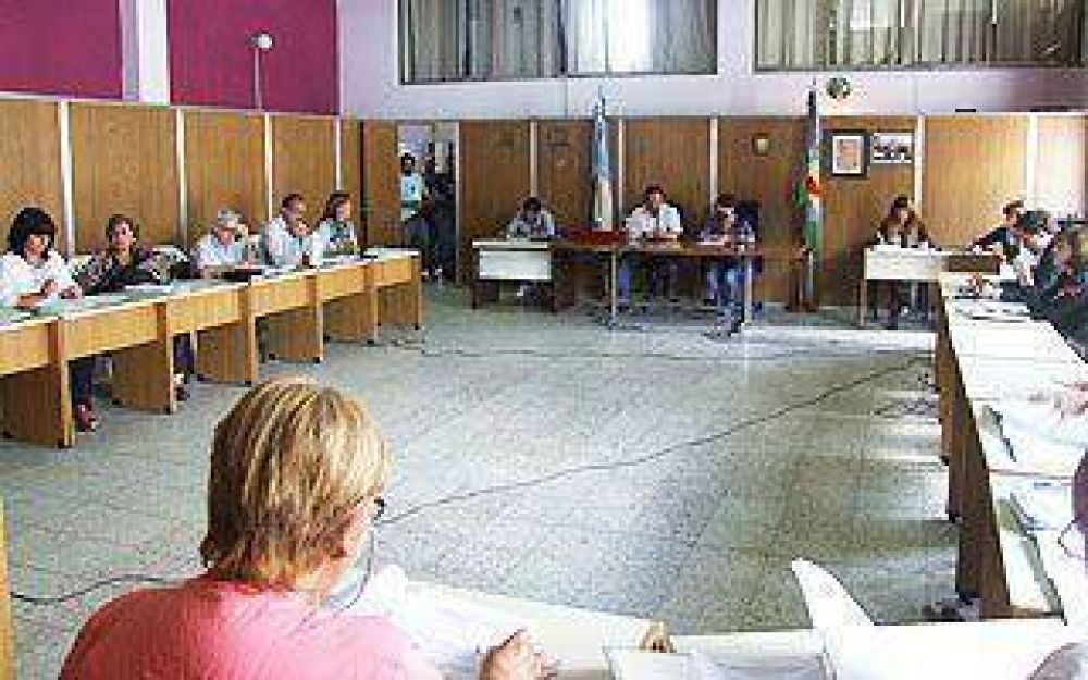 ECHEVERR�A: El bloque PJ respald� la gesti�n en Salud