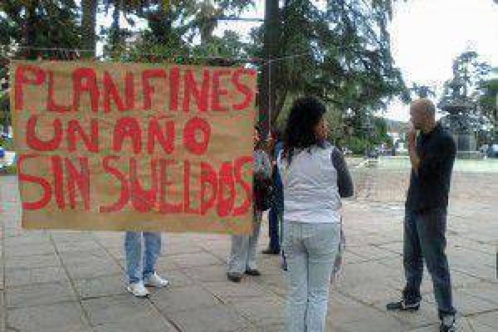  Malestar de docentes del Plan Fines por la reducci�n de sus haberes