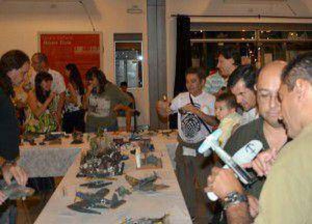 Modelistas de Salta, Jujuy y Tucum�n exhibieron en el Centro Cultural �H�ctor Tiz�n�