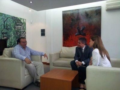Candidatos a ocupar el Colegio de Abogados en la capital visitaron la APT 