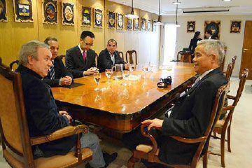 Reuni�n con el embajador chino en Argentina